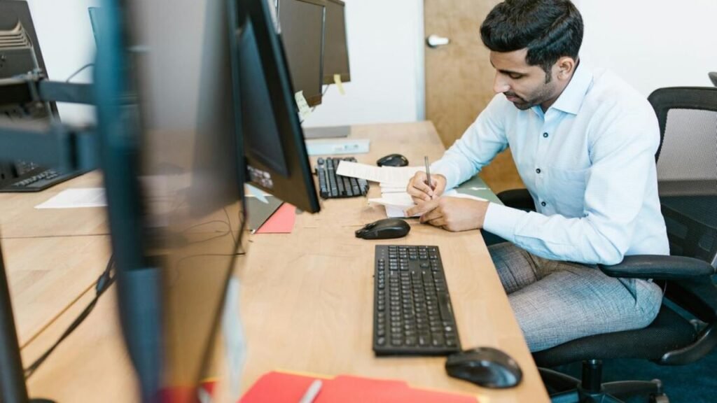 Helper Jobs India 2026 – Factory, Warehouse, Office, Hospital, Mall, Construction & Shop Helper Vacancies